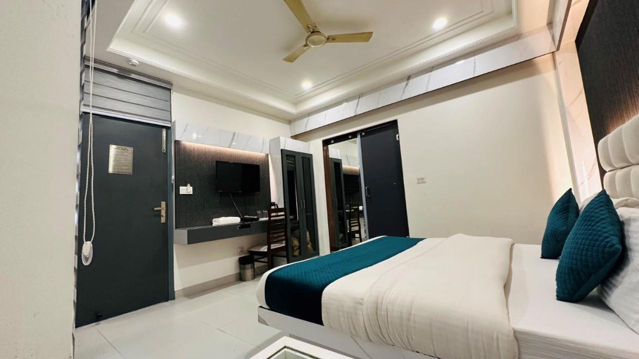 Hotel Baba Deluxe Near New Delhi Railway Station And City Center -By Rcg Hotels Exterior photo