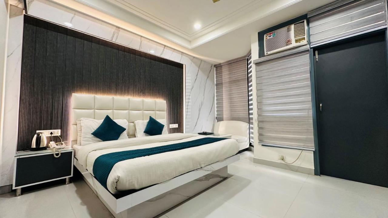 Hotel Baba Deluxe Near New Delhi Railway Station And City Center -By Rcg Hotels Exterior photo
