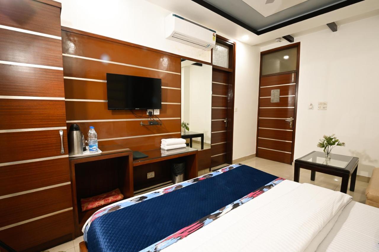 Hotel Baba Deluxe Near New Delhi Railway Station And City Center -By Rcg Hotels Exterior photo