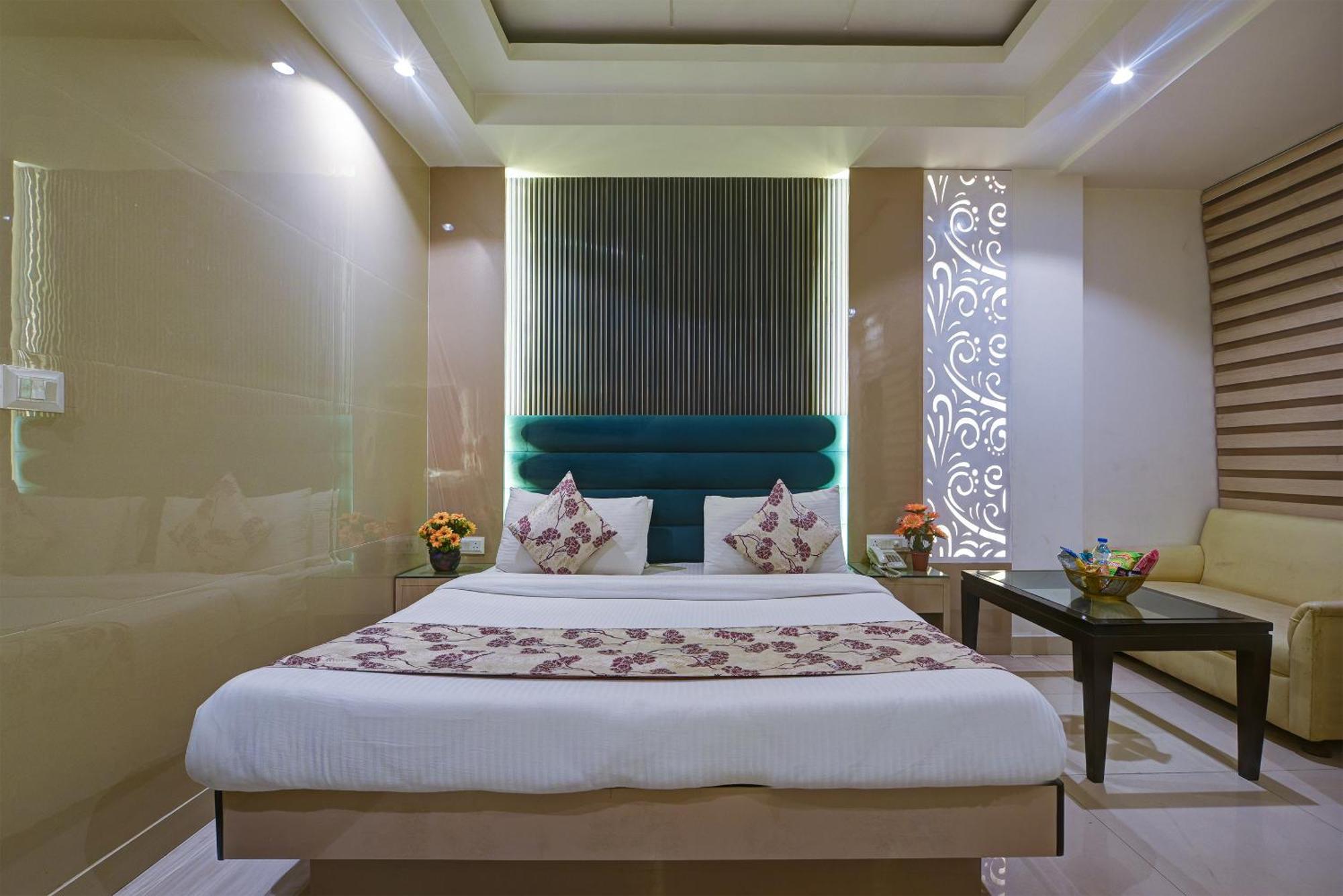 Hotel Baba Deluxe Near New Delhi Railway Station And City Center -By Rcg Hotels Exterior photo
