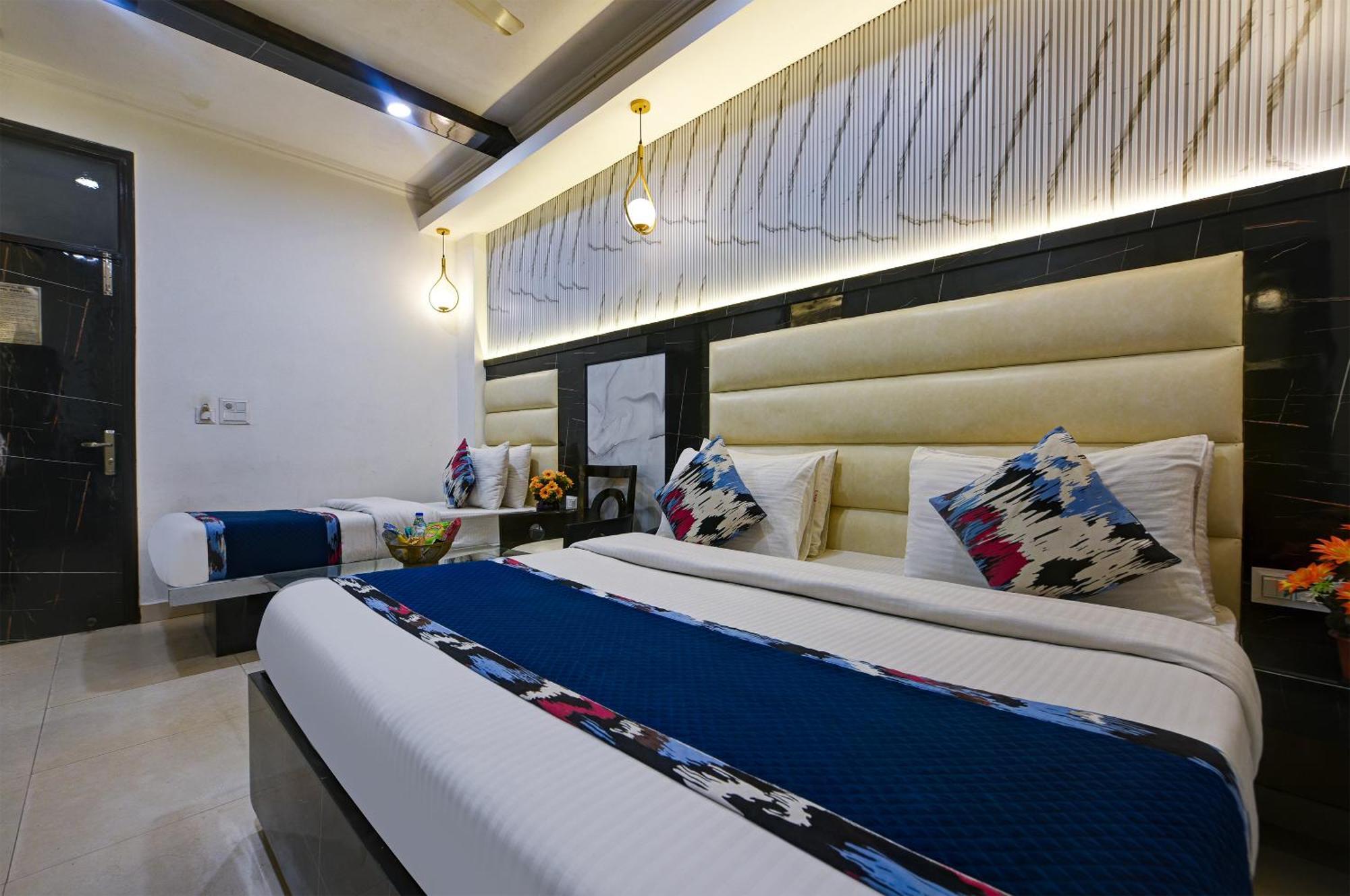 Hotel Baba Deluxe Near New Delhi Railway Station And City Center -By Rcg Hotels Exterior photo