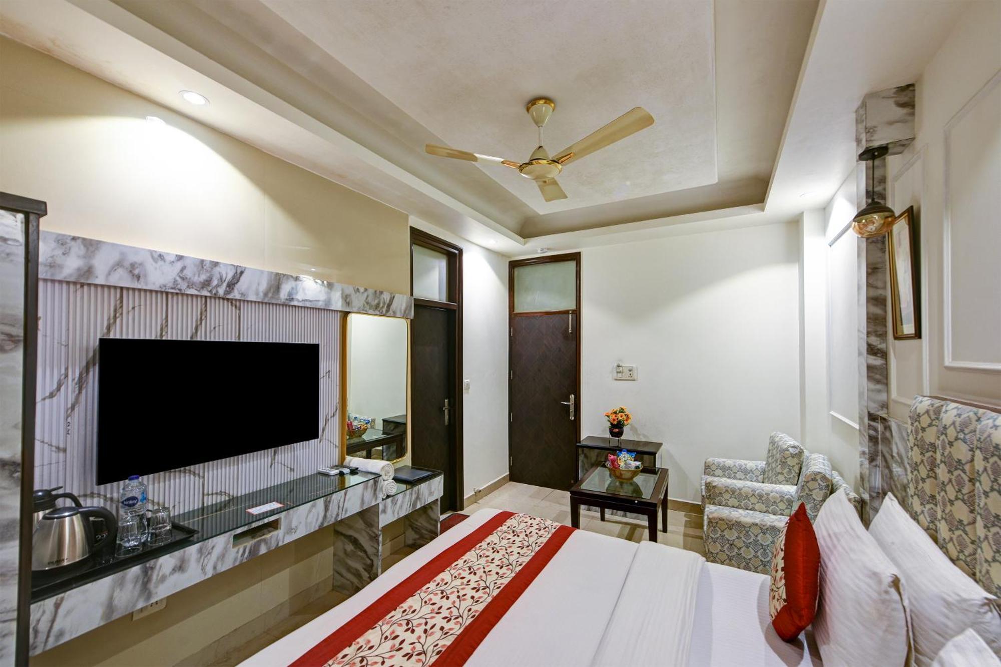 Hotel Baba Deluxe Near New Delhi Railway Station And City Center -By Rcg Hotels Exterior photo
