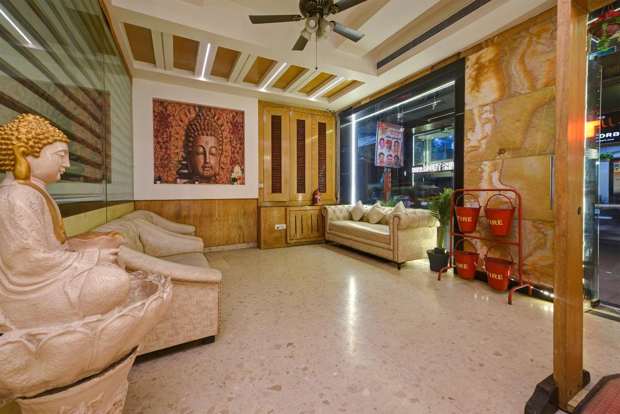 Hotel Baba Deluxe Near New Delhi Railway Station And City Center -By Rcg Hotels Exterior photo
