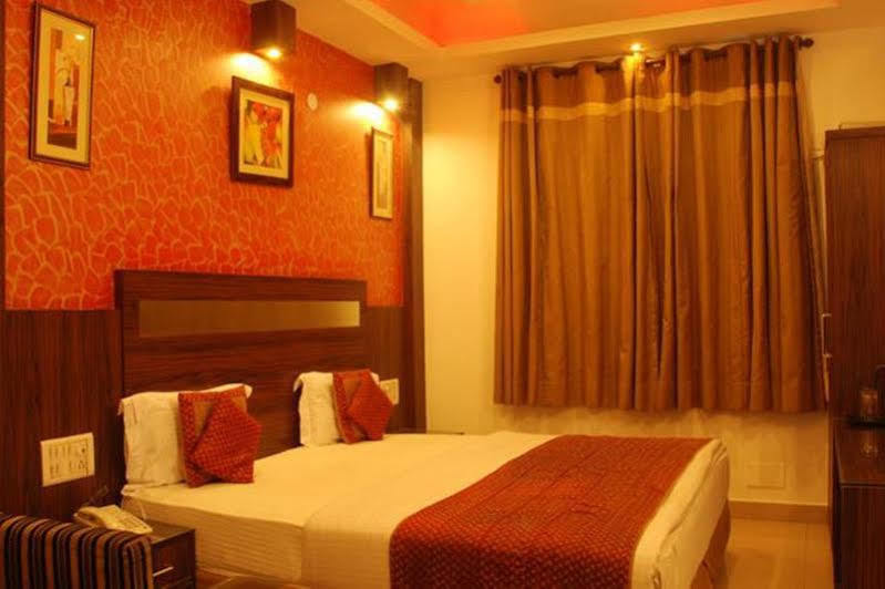 Hotel Baba Deluxe Near New Delhi Railway Station And City Center -By Rcg Hotels Exterior photo