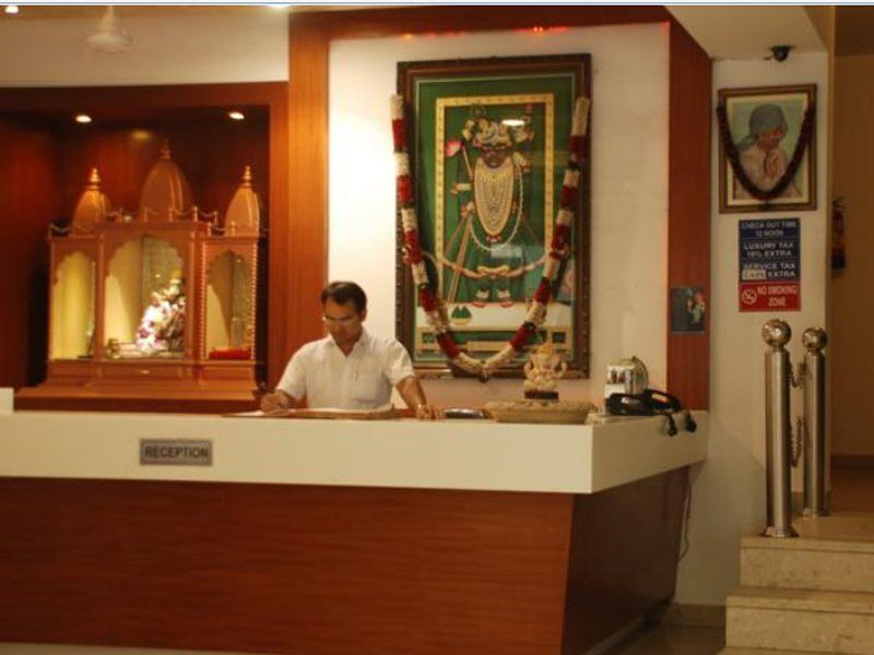 Hotel Baba Deluxe Near New Delhi Railway Station And City Center -By Rcg Hotels Exterior photo